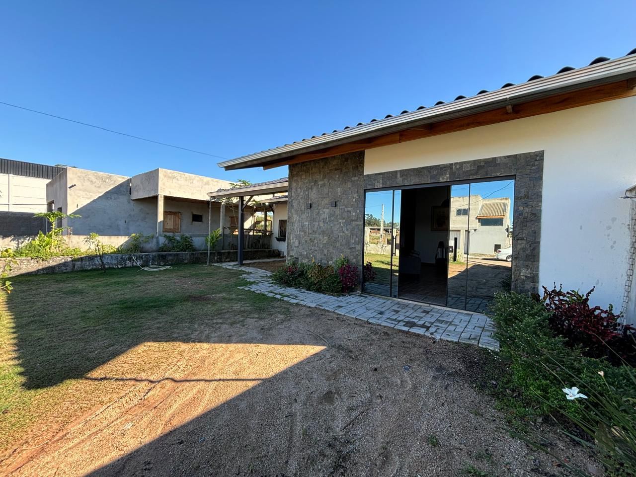 Casa com um dormitório à venda no bairro Nova Descoberta em Tijucas/SC.