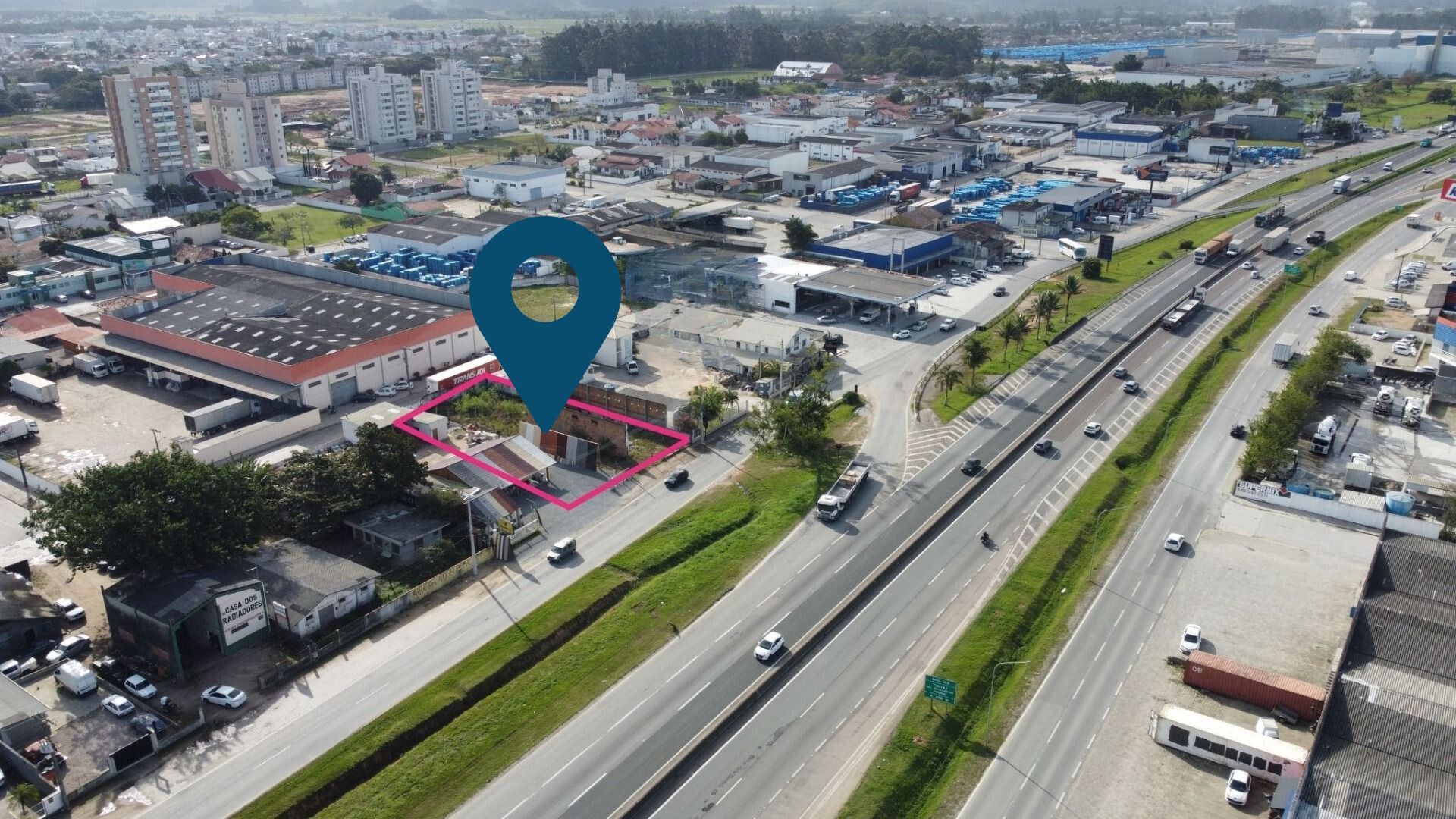 Terreno às margens da BR no Centro em Tijucas
