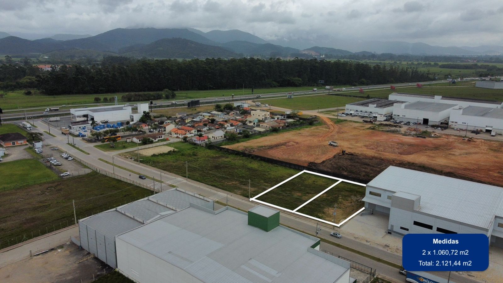 Lote industrial a 300m da BR-101 em Tijucas com 2.121 m² de área.