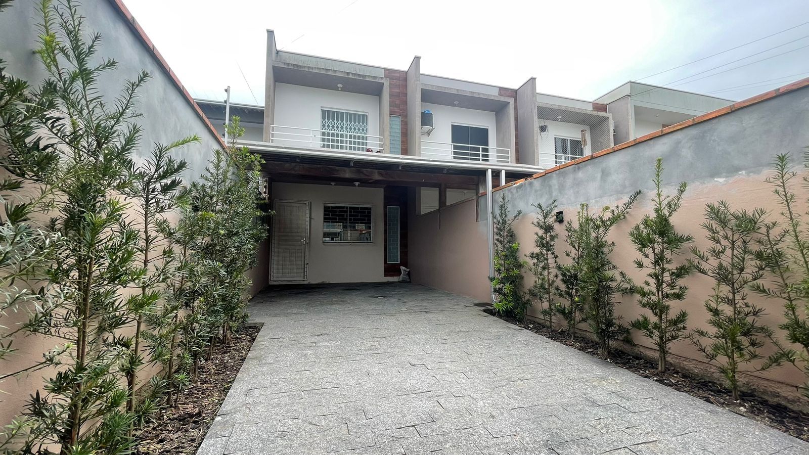 Sobrado com dois dormitórios á venda no bairro Joaia - Tijucas/SC
