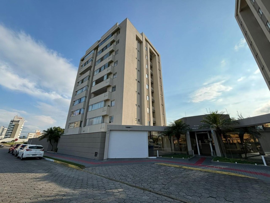 Apartamento de alto padrão à venda no bairro Centro em Tijucas/SC.
