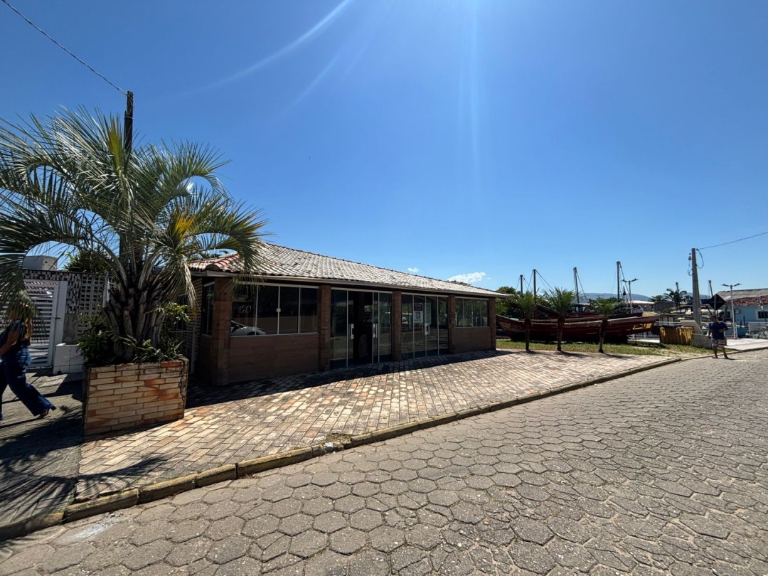 Restaurante com excelente localização à venda no bairro Santa Luzia em Tijucas/SC.