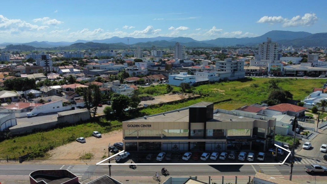 Centro Comercial a venda localizado ao lado da Prefeitura Municipal de Tijucas/SC.