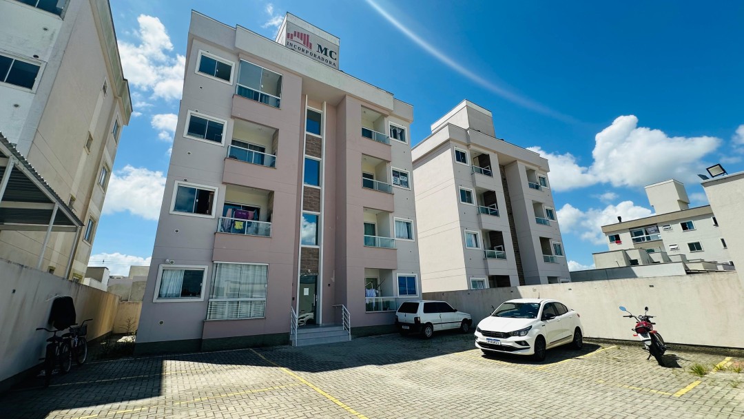 Apartamento com excelente localização à venda no bairro Joaia em Tijucas/SC.