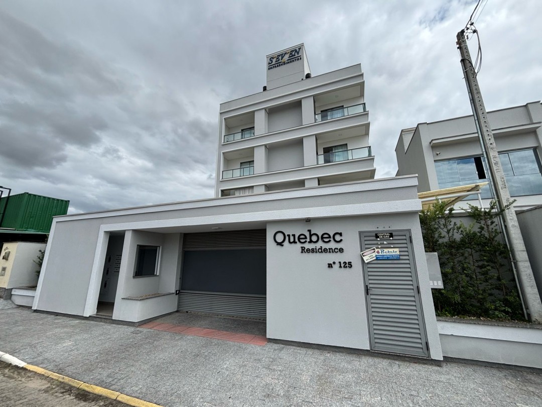 Apartamento completamente mobiliado com dois dormitórios à venda no Loteamento Mata Atlântica em Tijucas/SC.