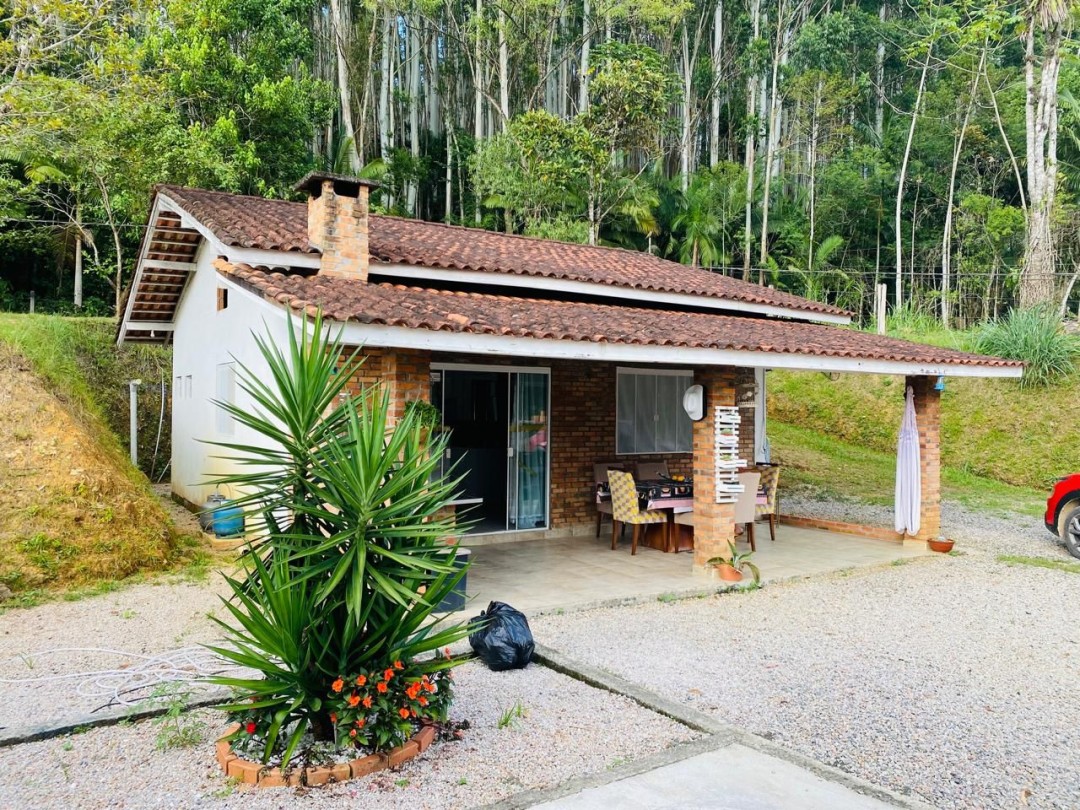 Sítio Encantador à venda - Natureza, Conforto e Estrutura Completa  em Tijucas/SC.