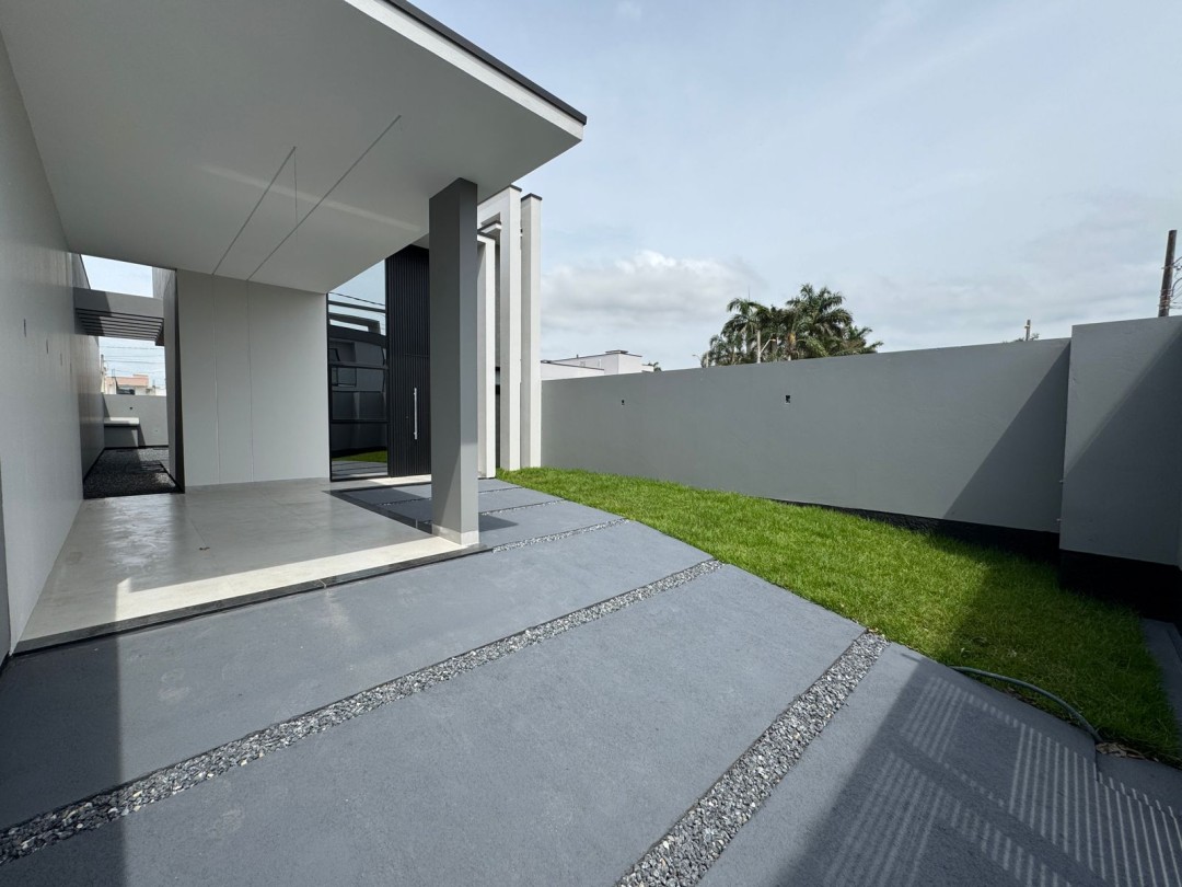 Casa com 2 suítes á venda no bairro Areias - Tijucas/SC