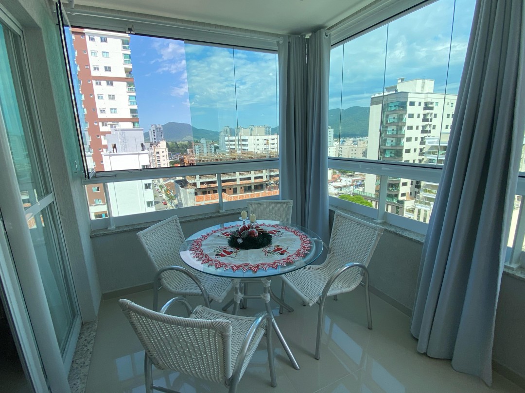 Apartamento a 600m do mar á venda na meia praia - Itapema/SC