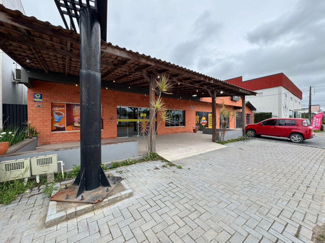 Terreno com quatro salas comerciais em ótima localização à venda no bairro XV de Novembro - TIjucas/SC