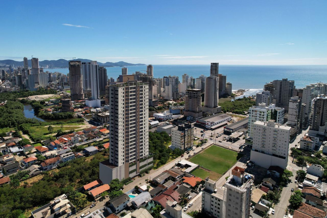 Apartamendo de duas suítes em Porto Belo