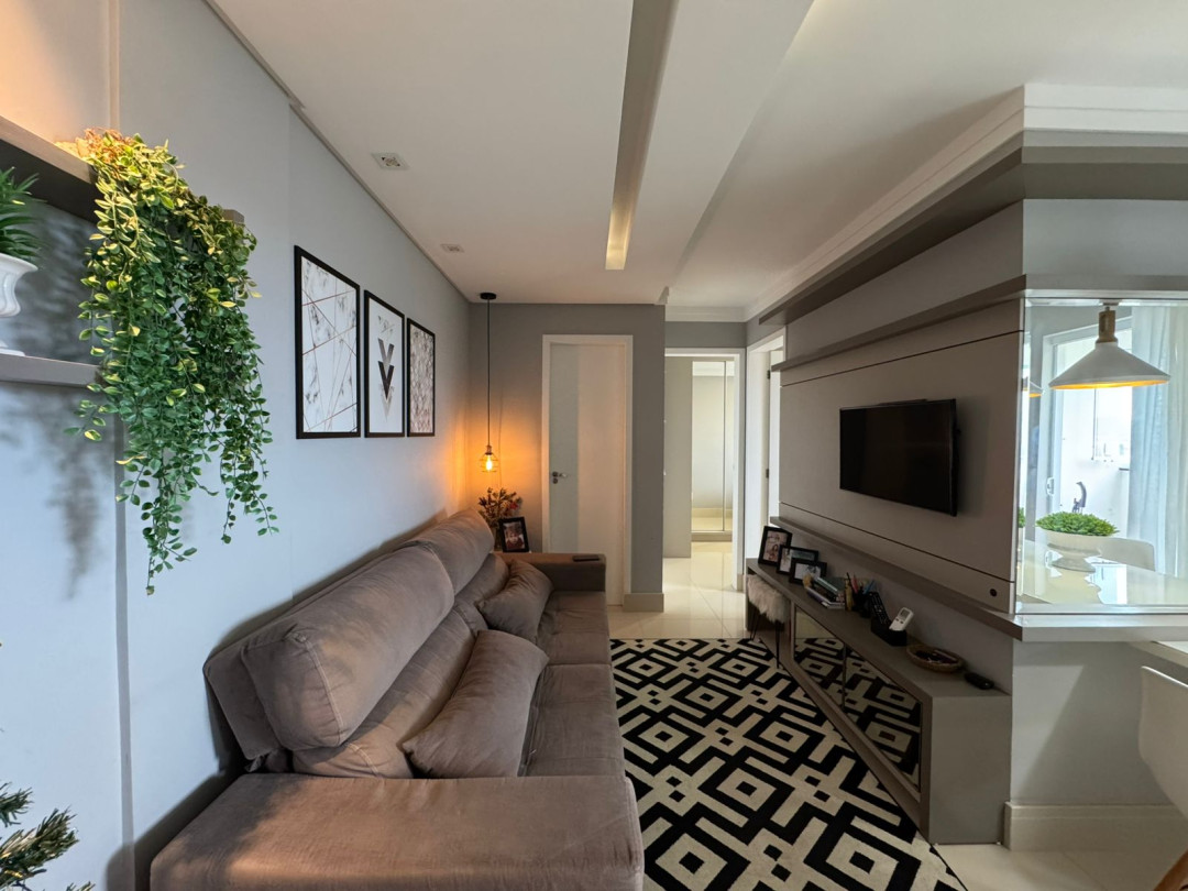 Apartamento semi - mobiliado à venda no centro de Tijucas/SC.