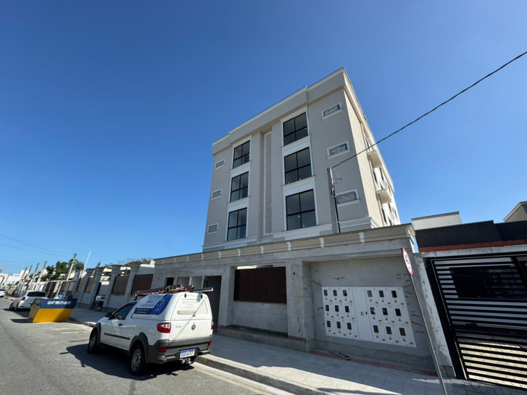 Apartamento com dois dormitórios sendo uma suíte à venda no bairro Areias - Tijucas/SC.
