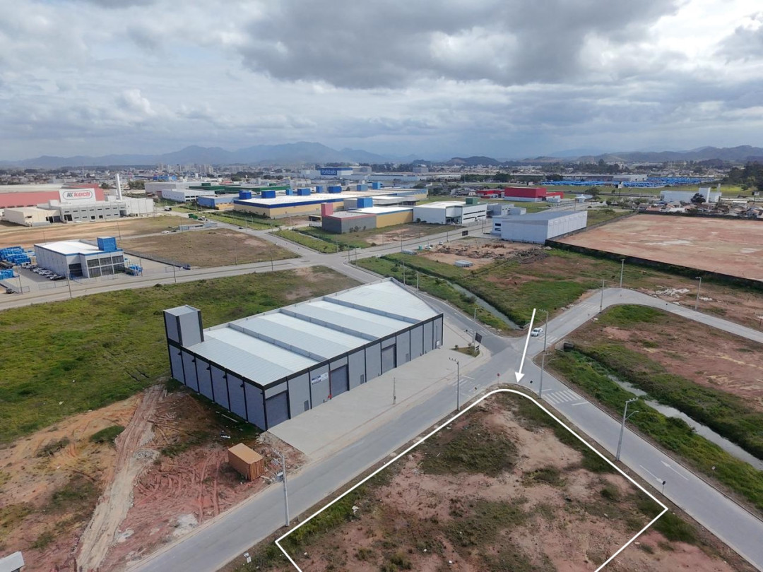 Lote Industrial de esquina a poucos metros da BR-101 em Tijucas
