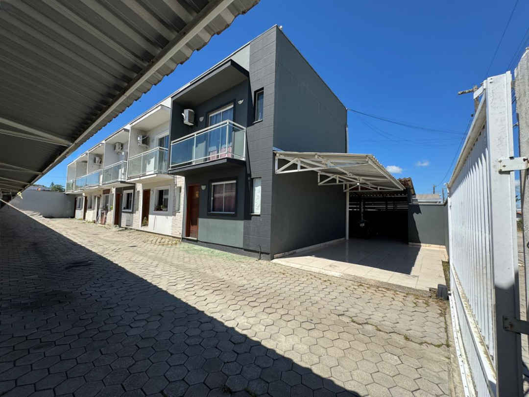 Sobrado à Venda no Centro de Tijucas – Ótima Localização
