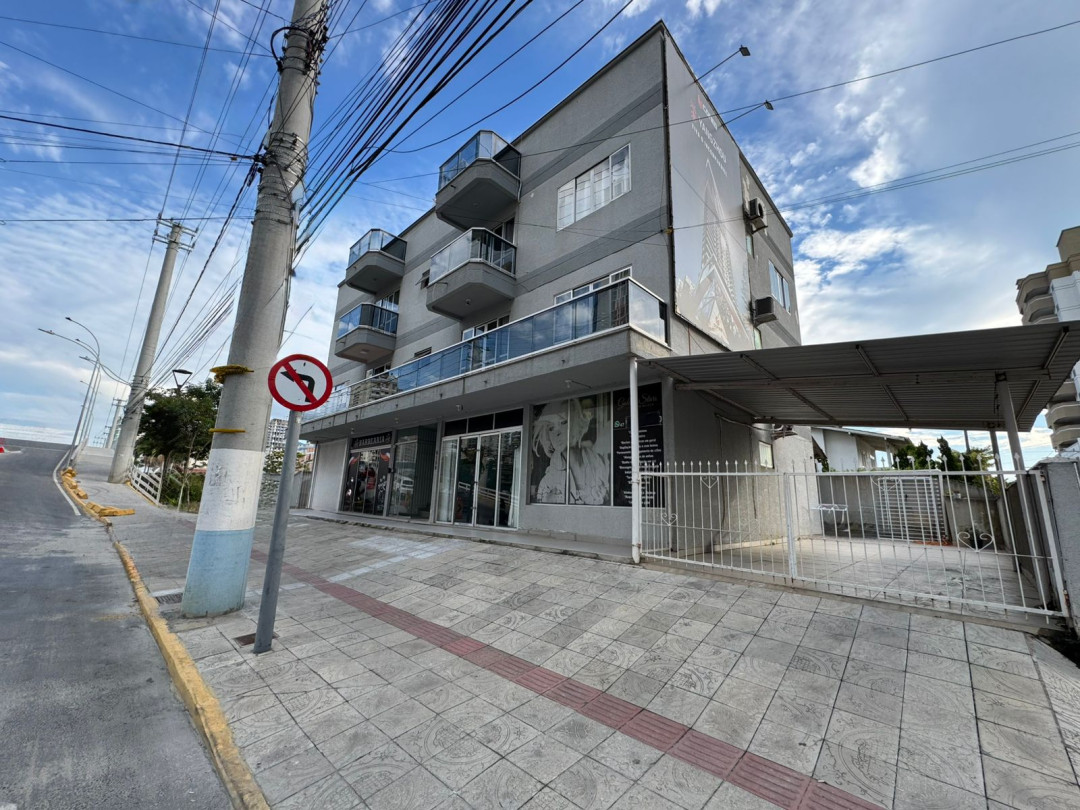 Apartamento com dois dormitórios disponível para venda em Itapema