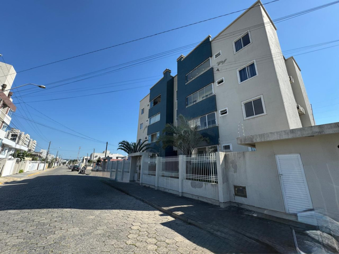 Apartamento com dois dormitórios para venda no bairro Centro - Tijucas/SC