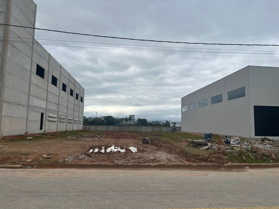 Terreno a venda no condomínio Deltaville Business - Biguaçu/SC