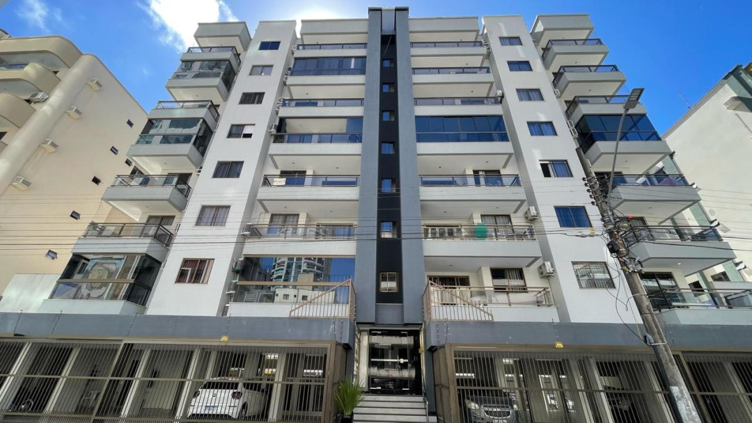 Apartamento com 3 dormitórios na Zona 02 em Meia Praia, Itapema/SC.
