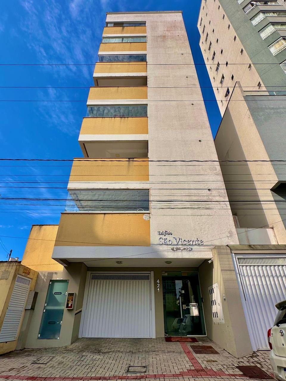 Excelente apartamento a venda na Meia Praia/ SC