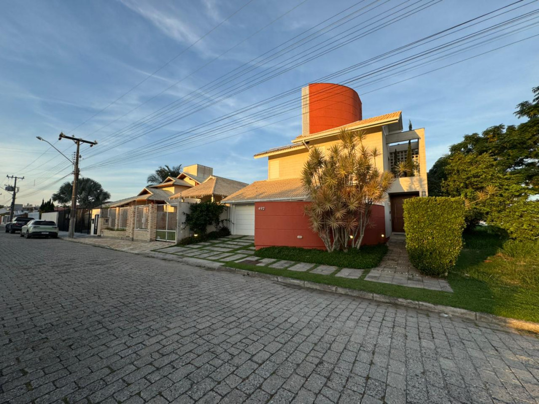 Casa de alto padrão  mobiliada e decorada a venda no bairro Centro - Tijucas/SC