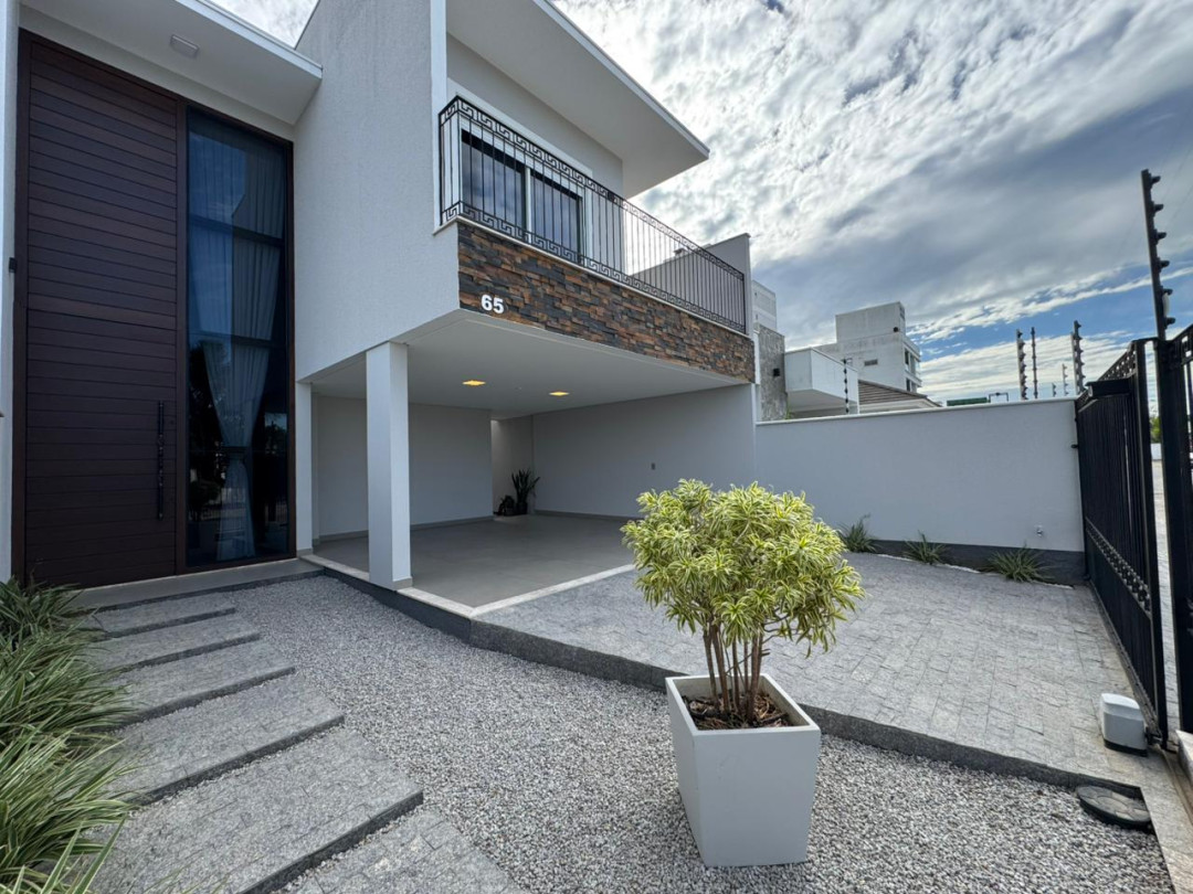 Casa a venda no bairro Universitário - Tijucas
