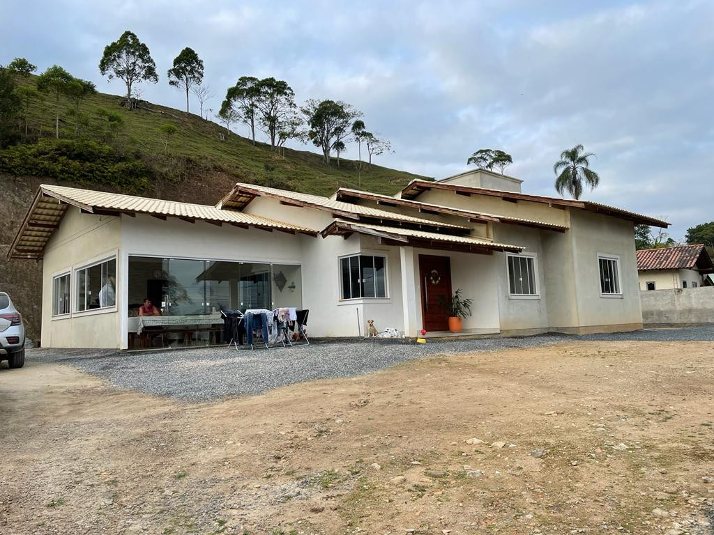 Casa a venda no bairro Galera - Canelinha/SC