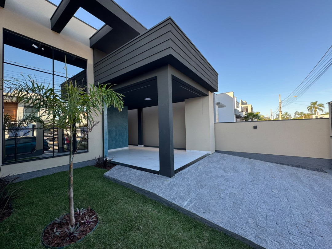 Casa com 3 dormitórios à venda em Tijucas/SC