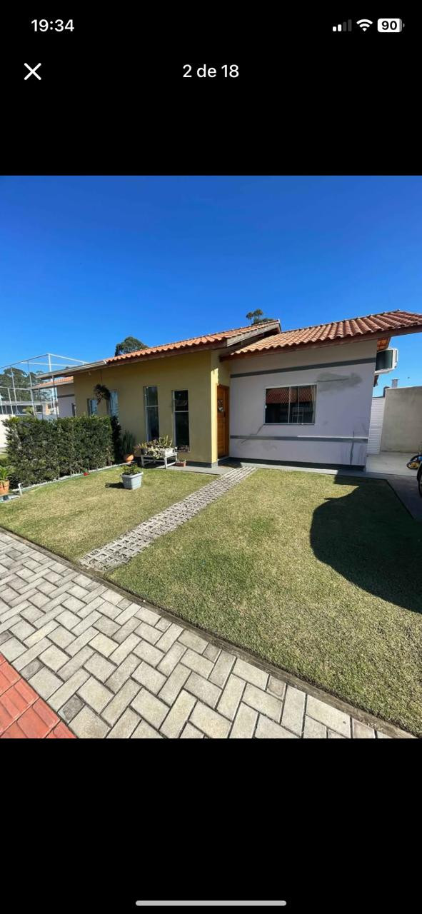 Casa de 3 dormitórios com piscina no Residencial Dubai