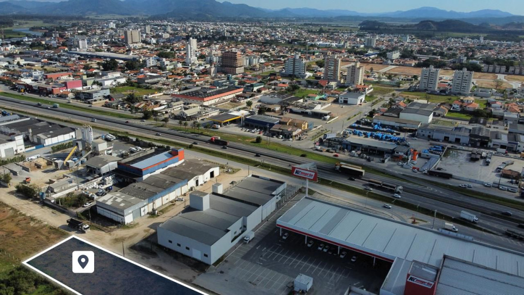 Terreno com ótimo acesso a BR-101