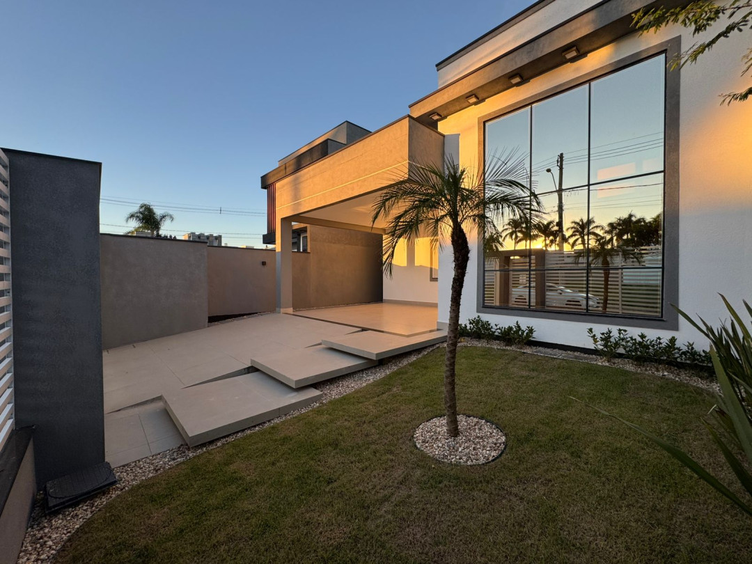 Casa de Alto Padrão com 3 suítes no Bosque da Mata em Tijucas/SC
