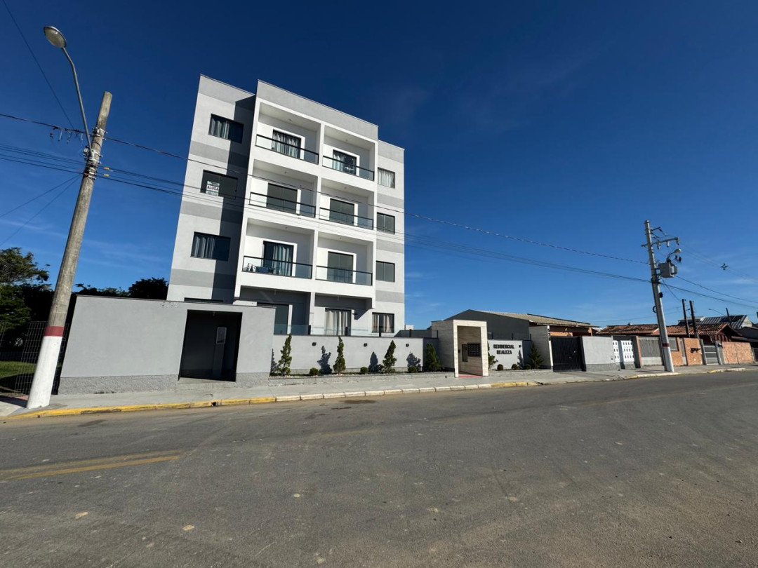 Apartamento com sacada à venda em Tijucas/SC