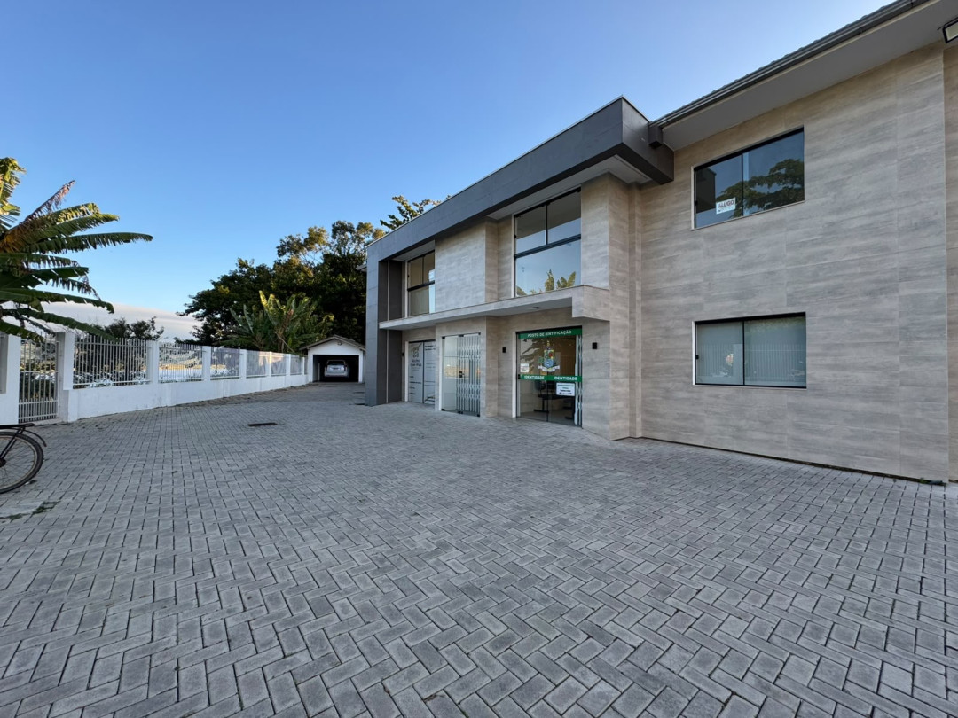 Ótima sala comercial disponível para locação no Centro - Tijucas/SC