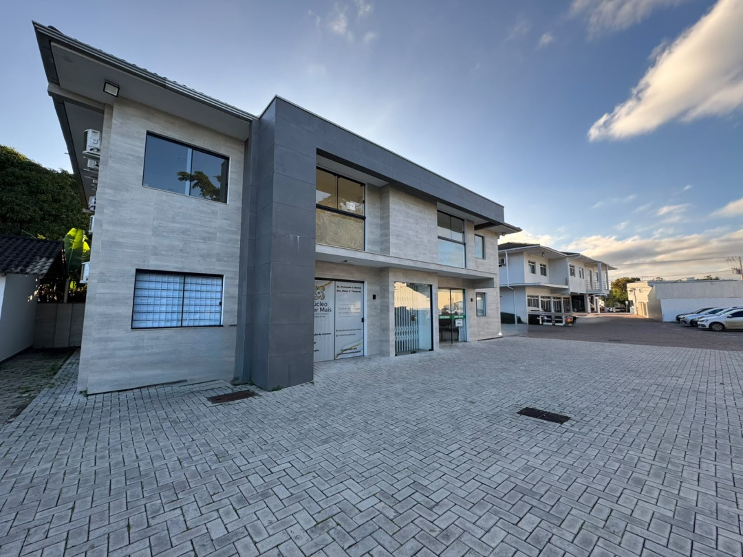 Excelente sala comercial disponível para locação no Centro - Tijucas/SC