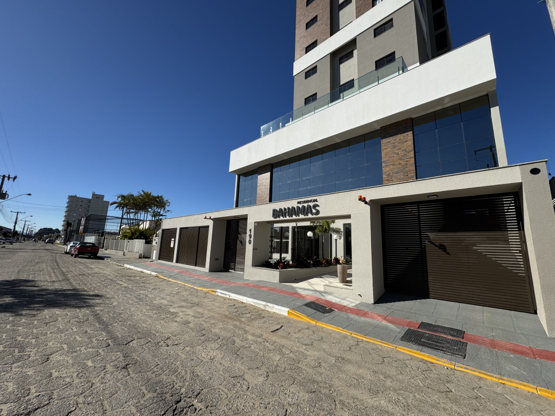Apartamento com três dormitórios á venda no centro - Tijucas/SC