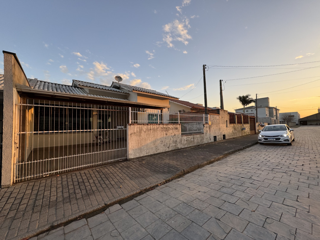 Casa com ótima localização à venda em Tijucas/SC