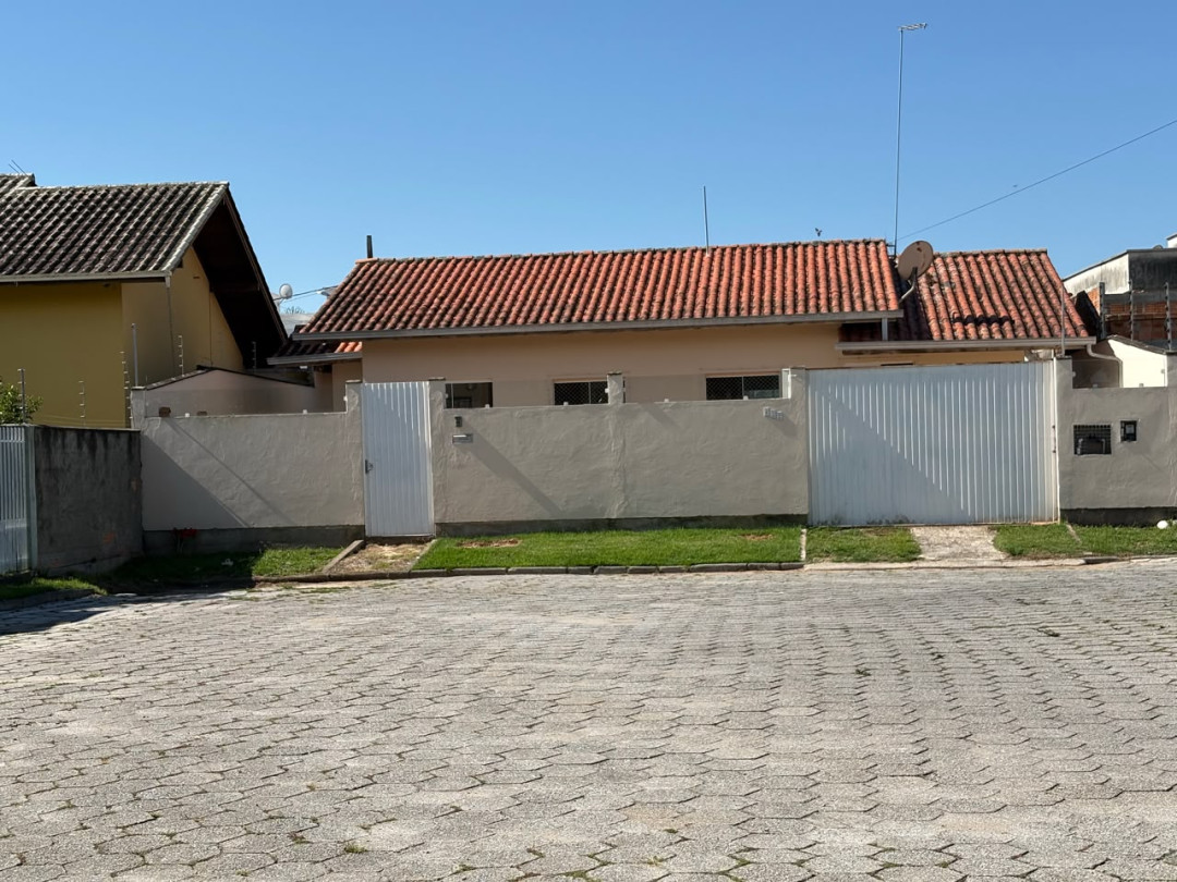 Casa a venda no bairro Areias - Tijucas/SC