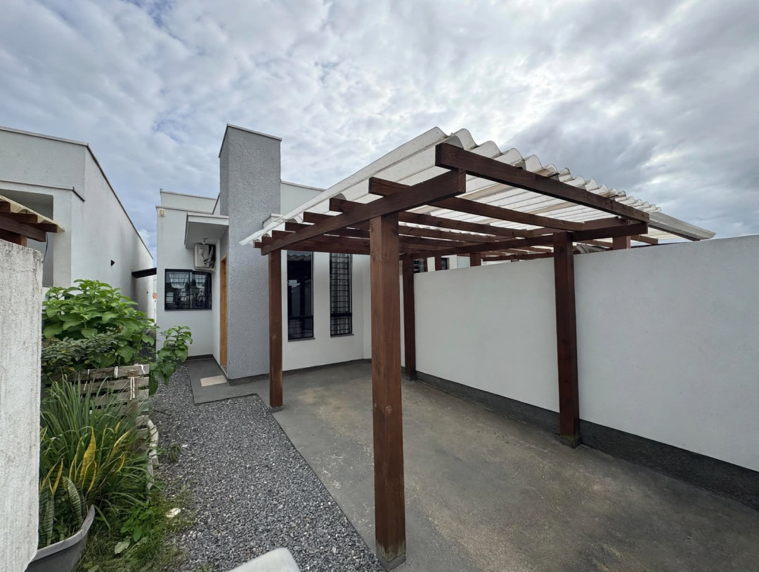 Casa a venda de 2 dormitórios no bairro Joaia em Tijucas/SC
