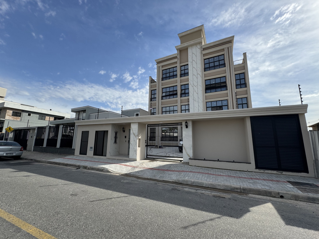 Apartamento com elevador à venda em Tijucas/SC