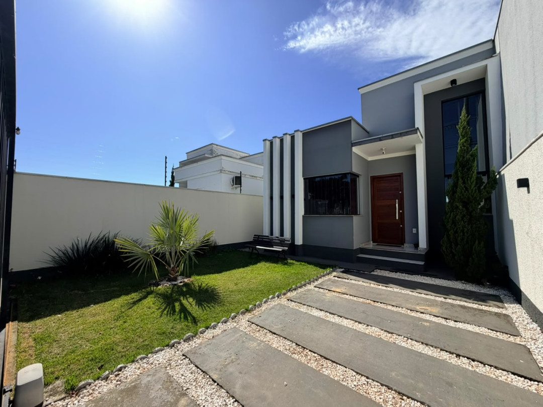 Casa Mobiliada de 3 dormitórios no bairro Joaia em Tijucas/SC