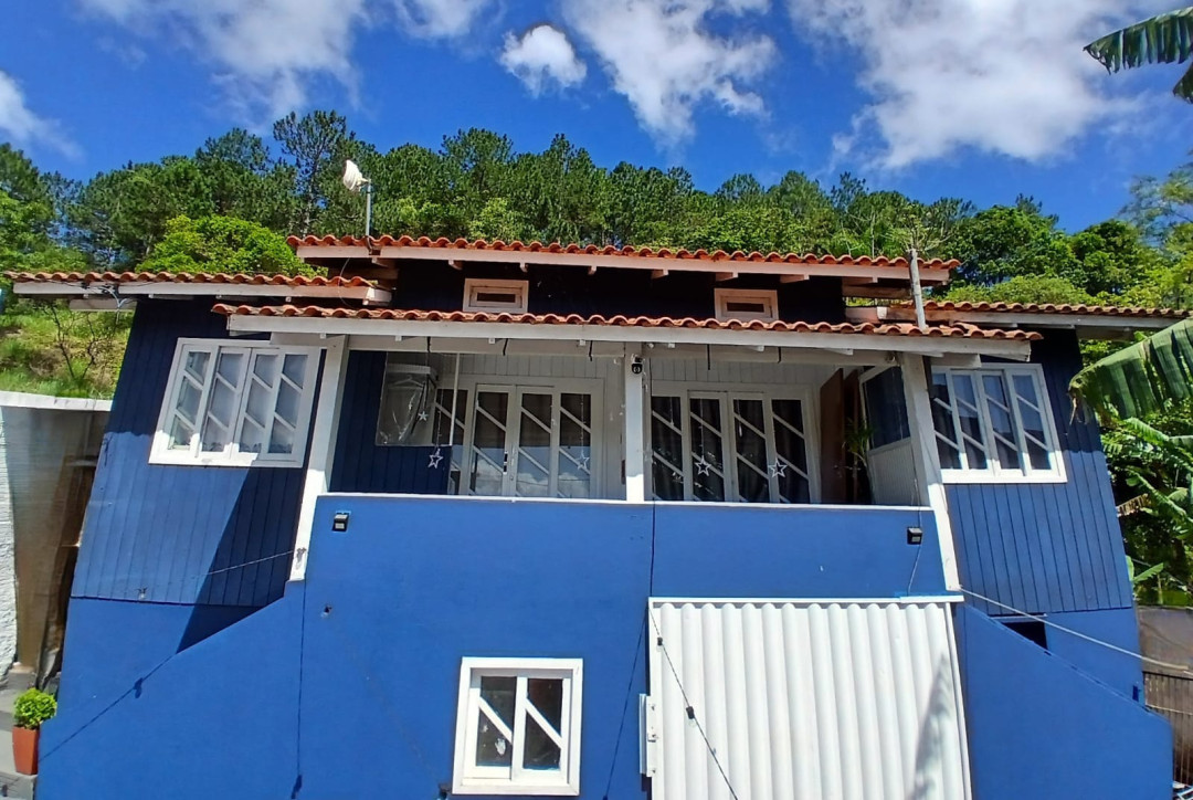 Casa á venda localizada no bairro Santa Luzia - Porto Belo/Sc