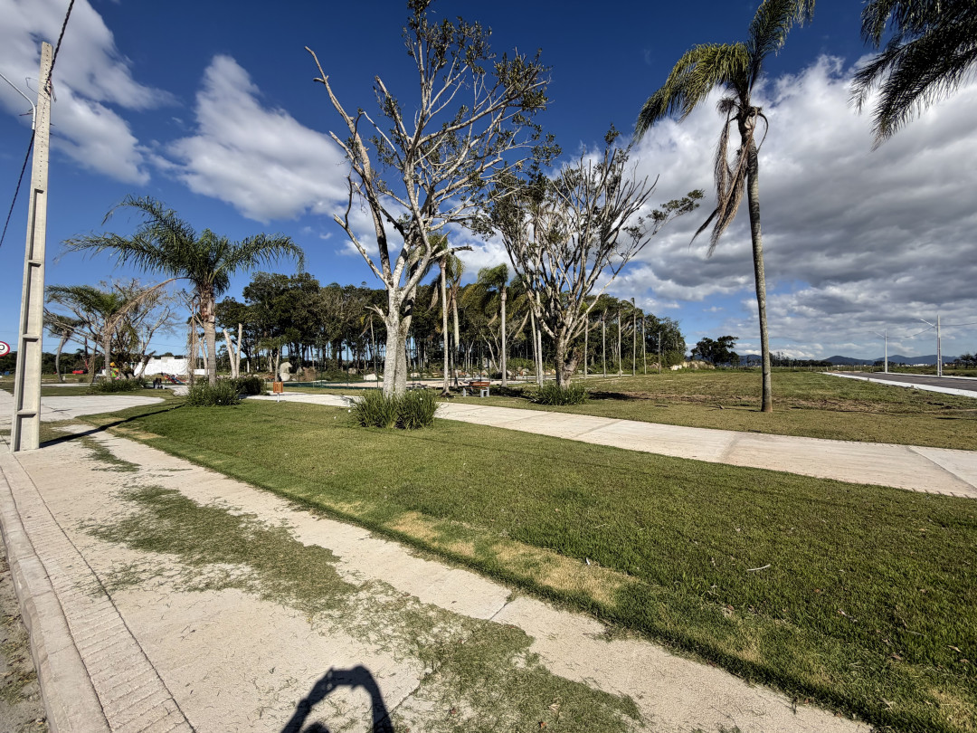 Lotes residenciais à venda com 360 m² no loteamento Orquídea Village em Tijucas/SC