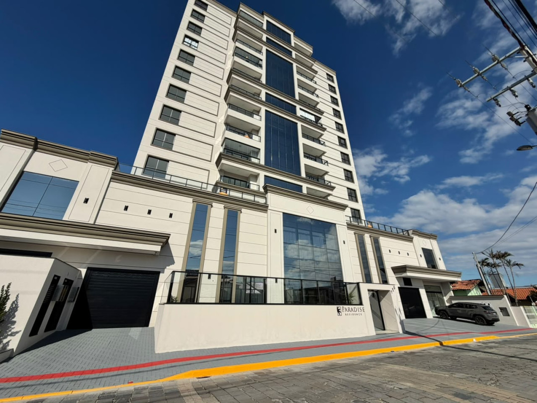 Apartamento com de alto padrão à venda em Tijucas/SC.