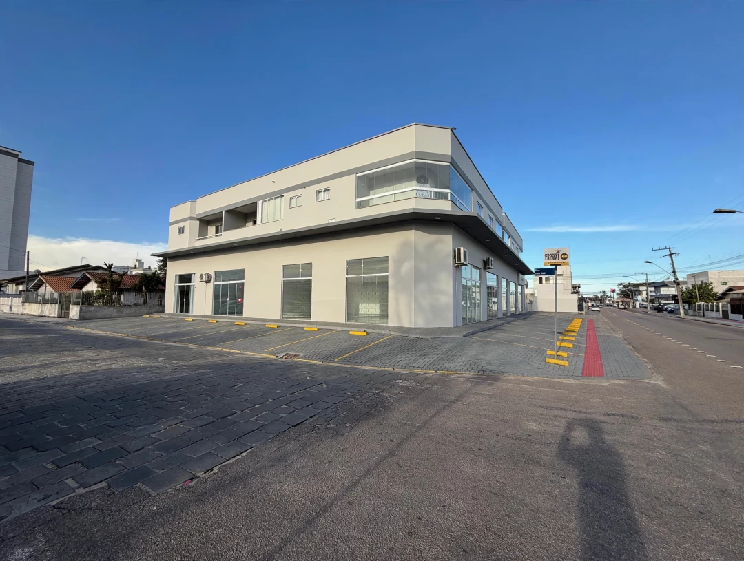 Sala comercial com ótima localização no Centro - Tijucas/SC