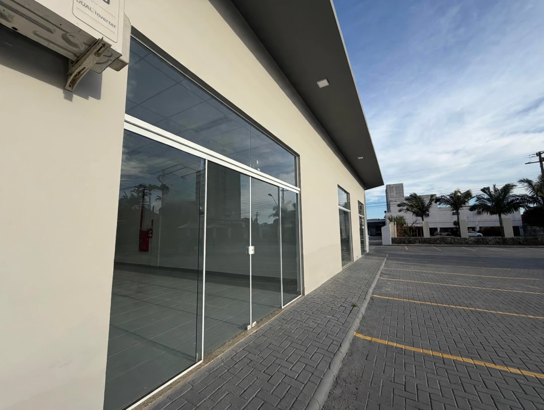 Sala comercial com ótima localização no Centro - Tijucas/SC