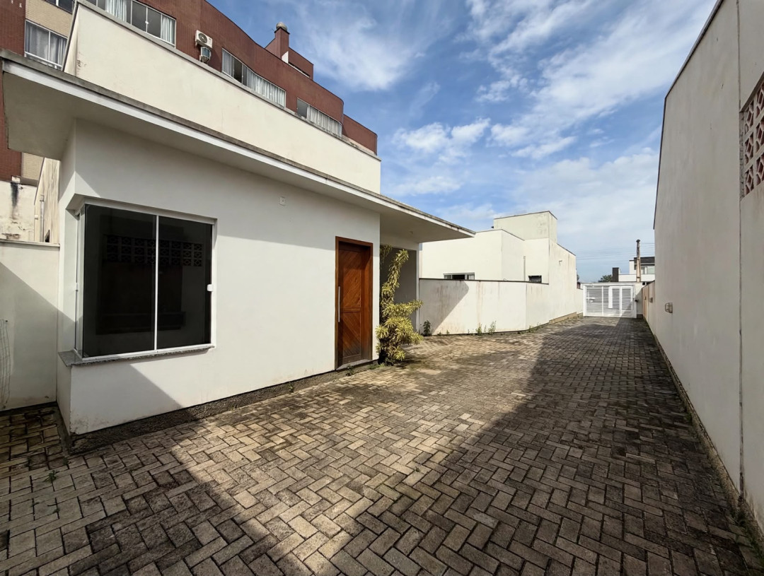 Casa para locação no bairro Universitário - Tijucas/SC