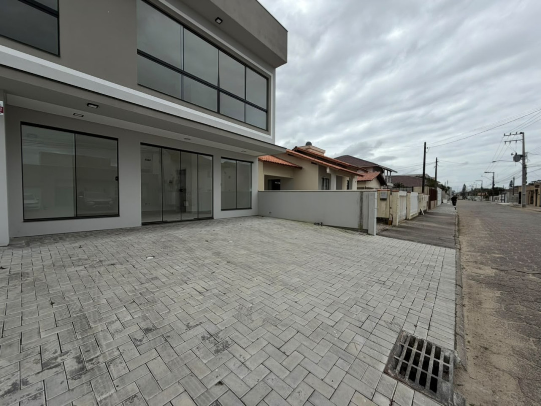 Sala comercial térrea para locação no bairro Centro- Tijucas/SC