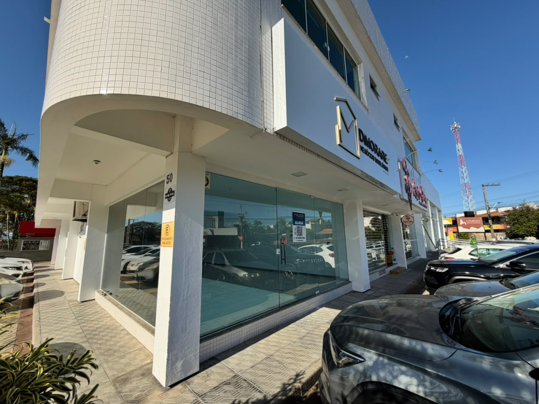 Sala comercial térrea ao lado dos Correios no Centro de Tijucas/SC.