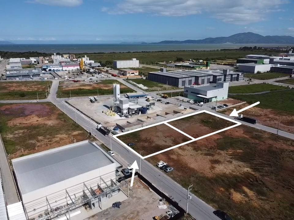 Lote industrial com 1000m2 próximo a BR-101 em Tijucas